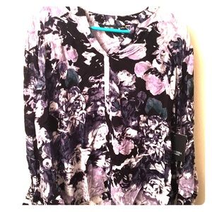 Gorgeous top, brand new!